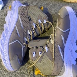 Hoka Anacapa mid GTX boots